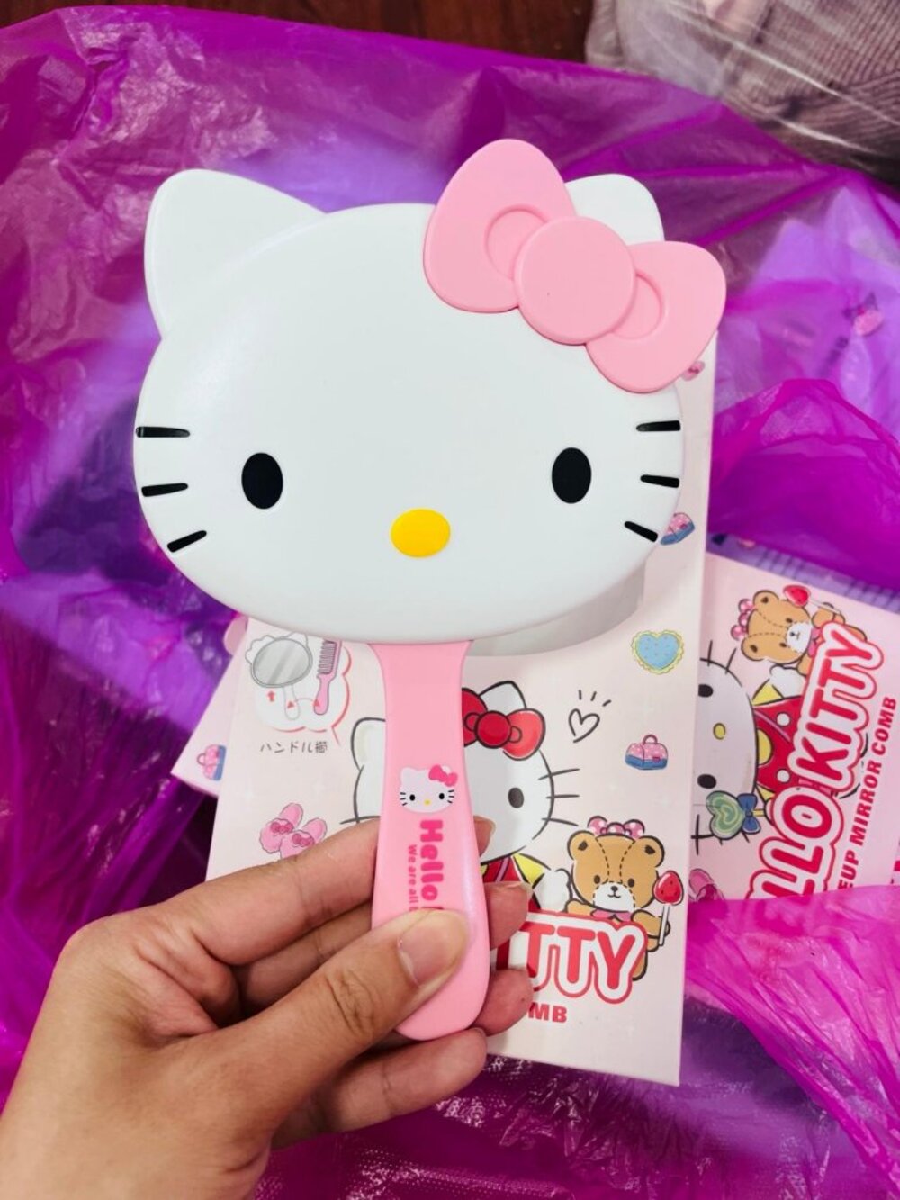 Hello Kitty Handheld Mirror Comb